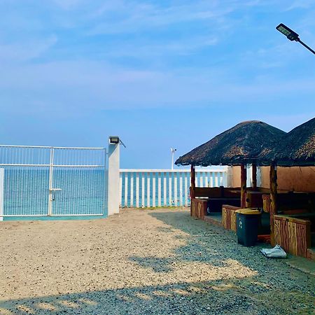 Hana Natsu Resorts Beach & Hotel Morong  Exterior photo